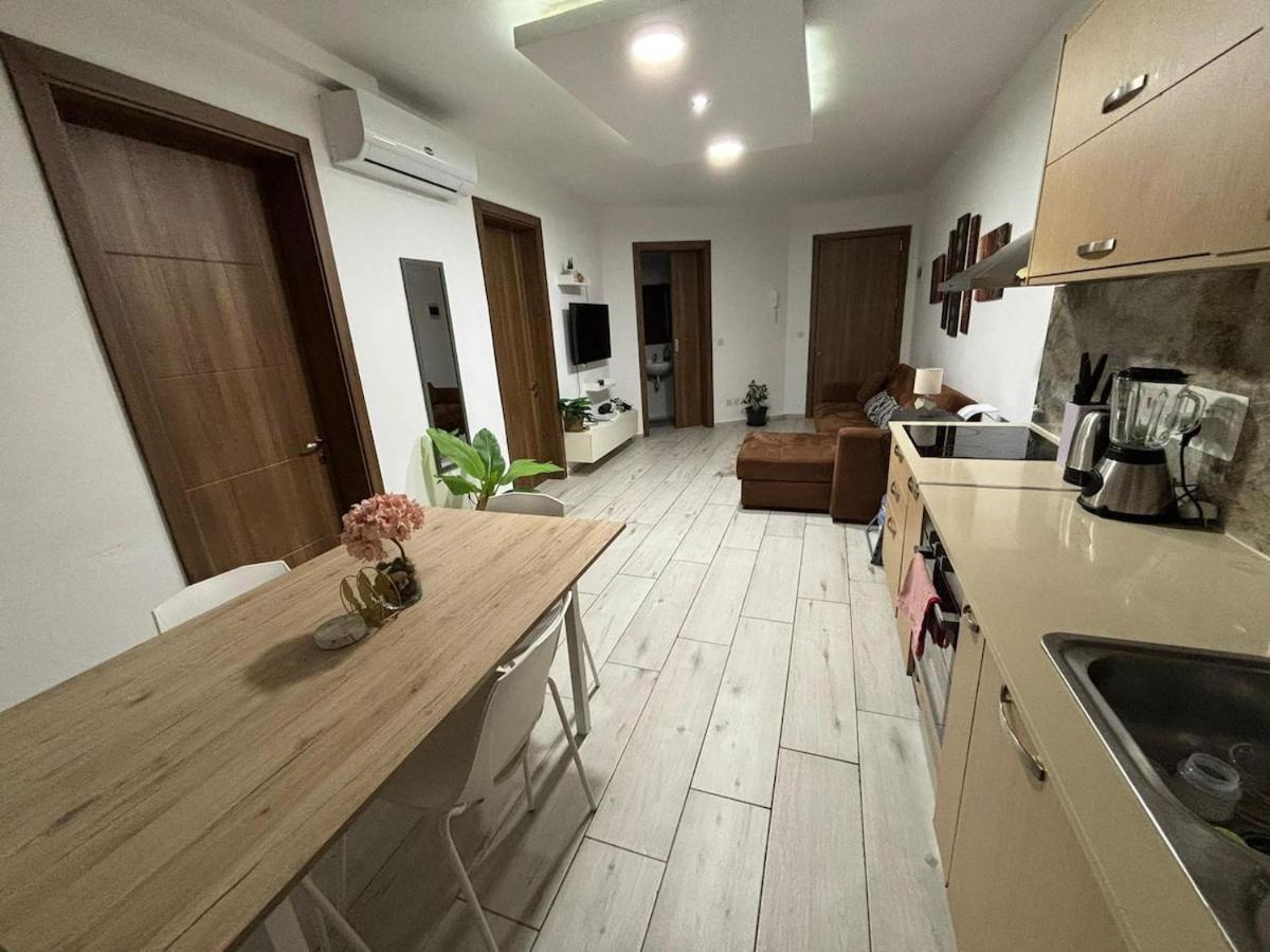 Wonderful In Area Apartment Santa Vennera